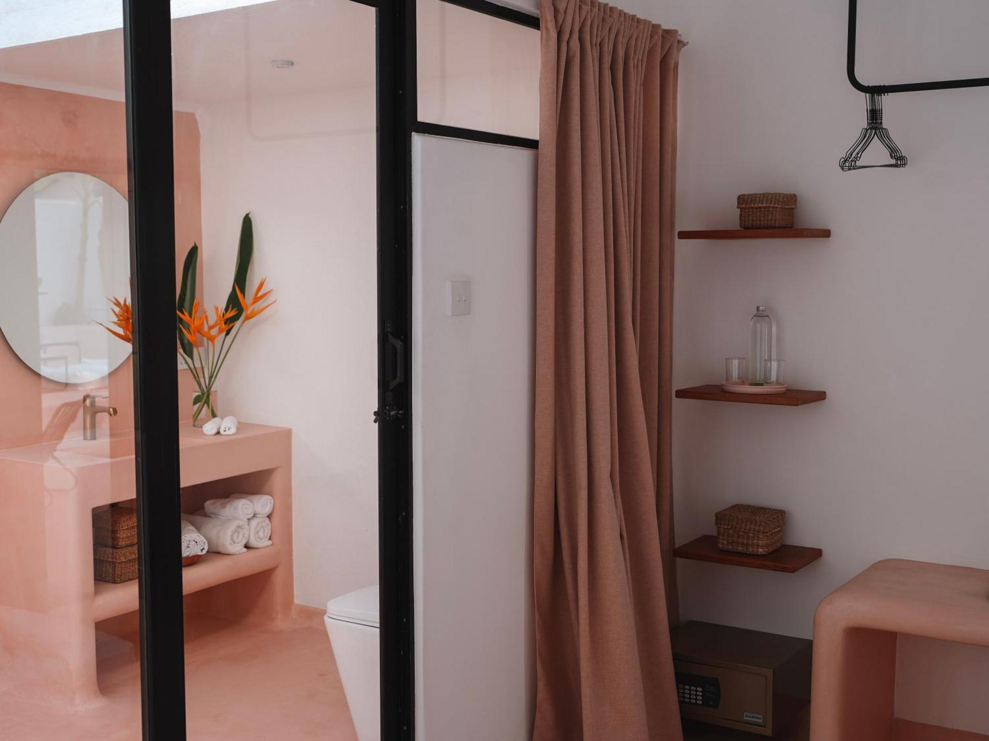 Animals Hotel Ahangama Phòng bức ảnh