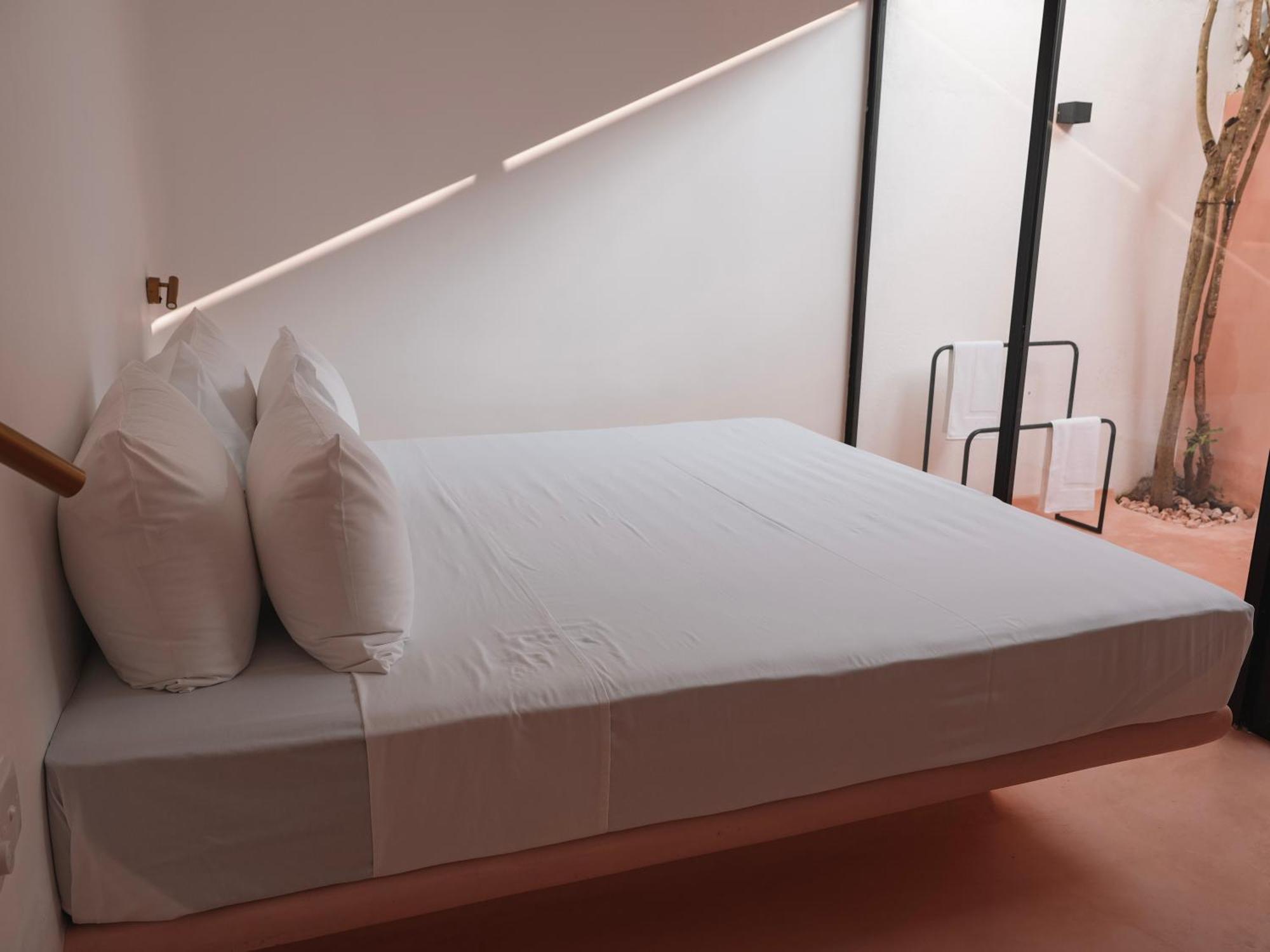 Animals Hotel Ahangama Phòng bức ảnh