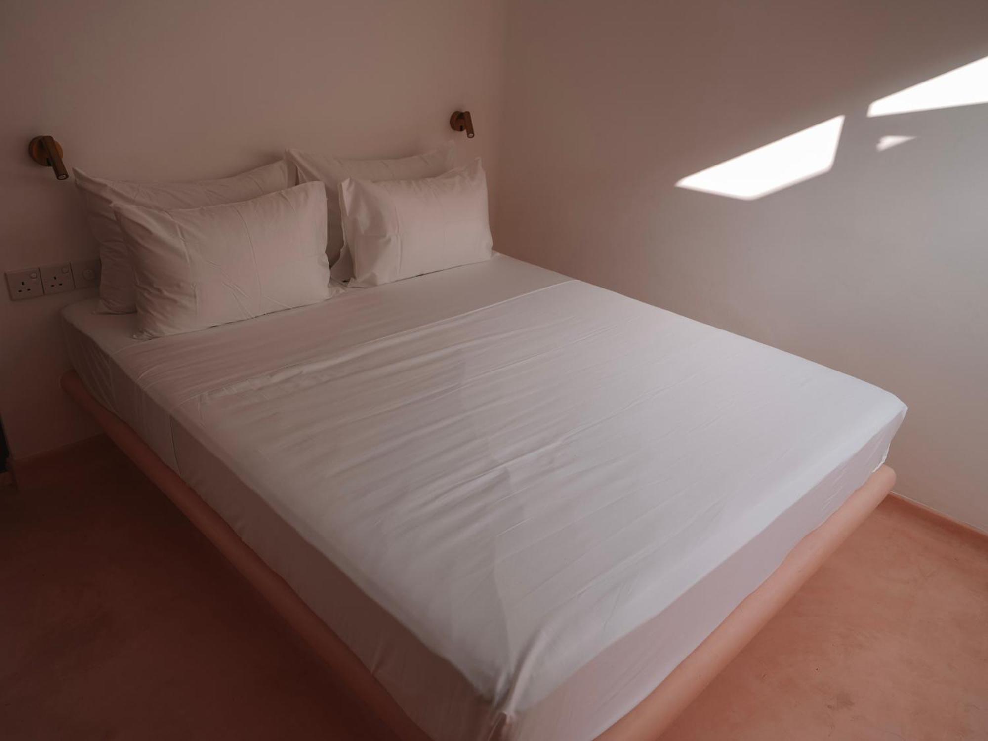 Animals Hotel Ahangama Phòng bức ảnh