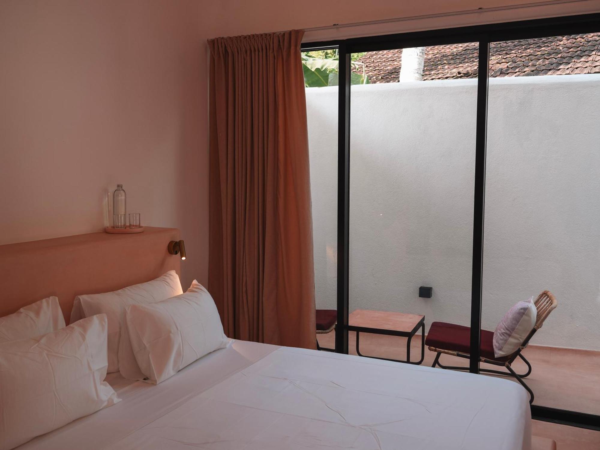 Animals Hotel Ahangama Phòng bức ảnh